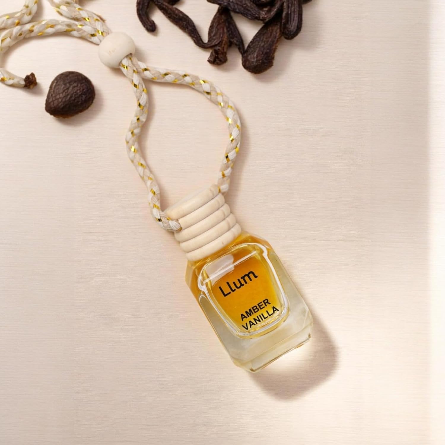 معطر هواء معلق للسيارة برائحة العنبر والفانيليا من لوم |10 مل، عبوة من قطعة واحدة |فاخر، عضوي خالٍ من السموم، خالٍ من الكحول، عطر |ملحق داخلي لرائحة عطرة |عطر يدوم طويلاً