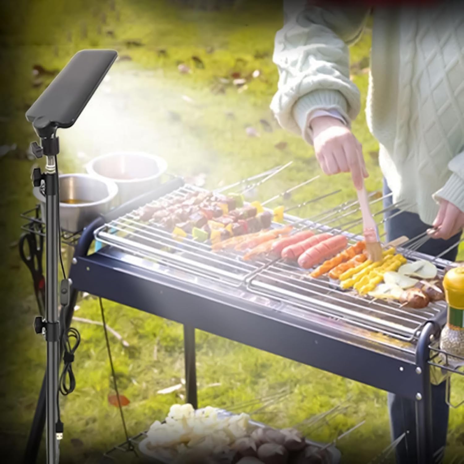CLOUDFOUR LED Camping Light, Portable Outdoor Light with Telescopic Tripod & Carrying Bag, USB Powered 84 LED Lamp for Camping, Picnic, Garden, Car Repair, Barbecue, Fishing, Workshop