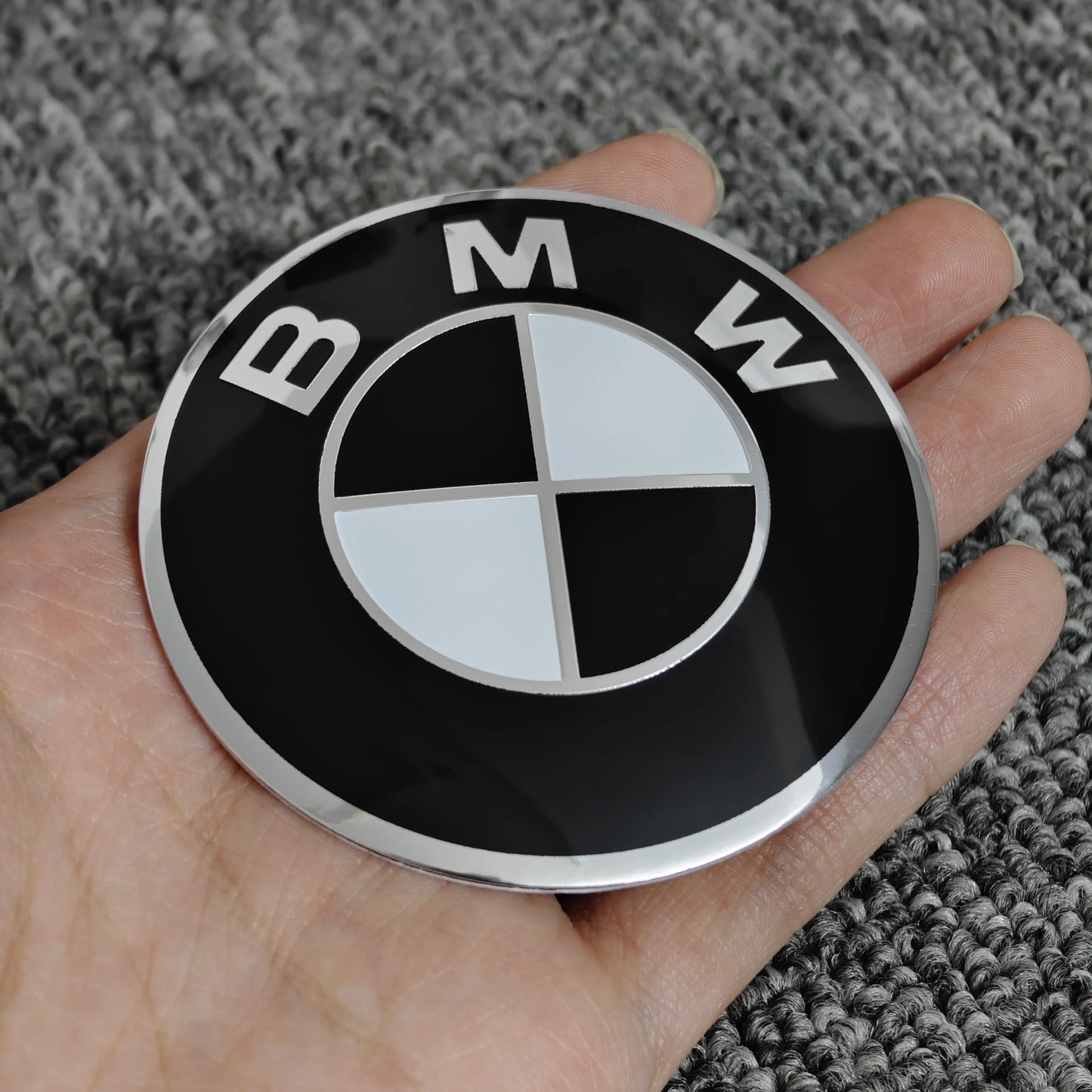 شعارات جنوط BMW