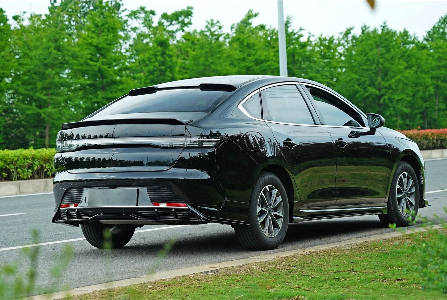 طقم تعديل هيكل BYD King DM-i / Destroyer 05 (2022-2025) – سبويلر أمامي، ديفيوزر خلفي وإكسسوارات خارجية