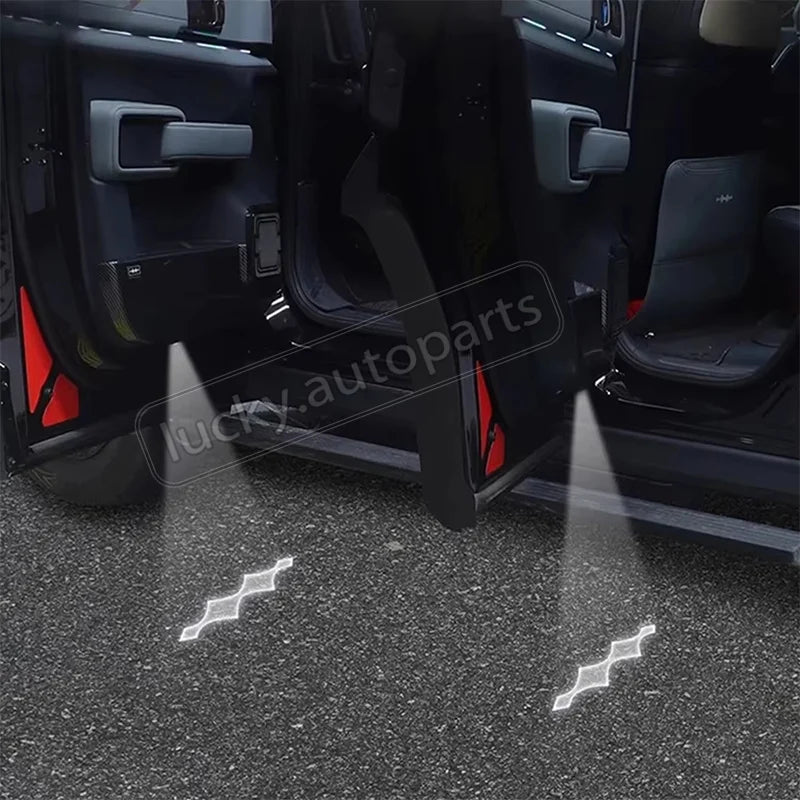 إضاءة ترحيبية لأبواب BYD Leopard 5 – بروجكتور شعار أرضي بحساس فتح الأبواب