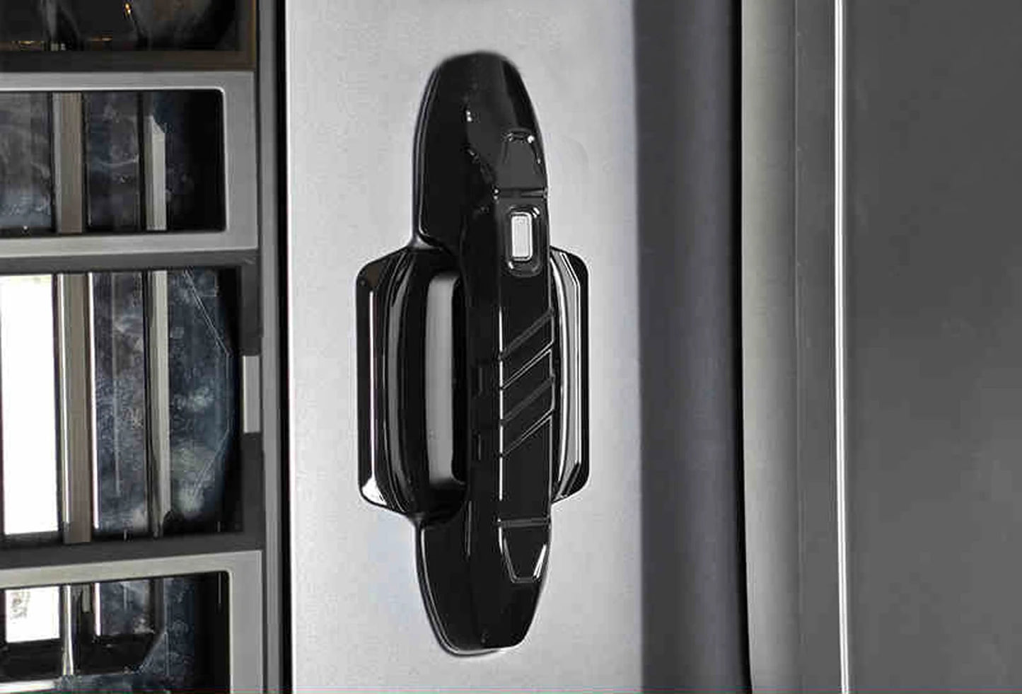 ديكور مقبض الباب الخلفي لجيب جيتور T2 / Jetour Traveller (2023-2025) – قطعتان