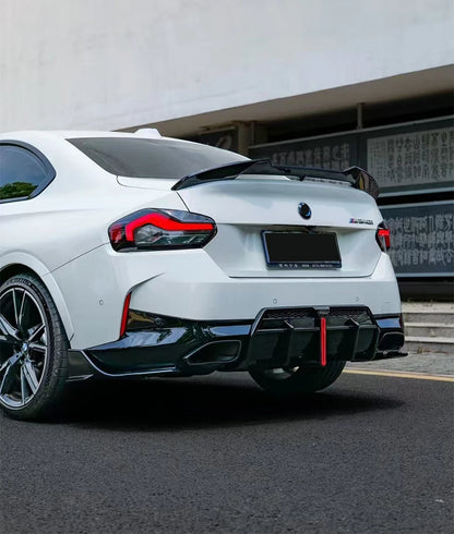 ديفيوزر خلفي مع LED لبي إم دبليو الفئة الثانية G42 M240i / M235i M Sport (2023+) – أسود لامع