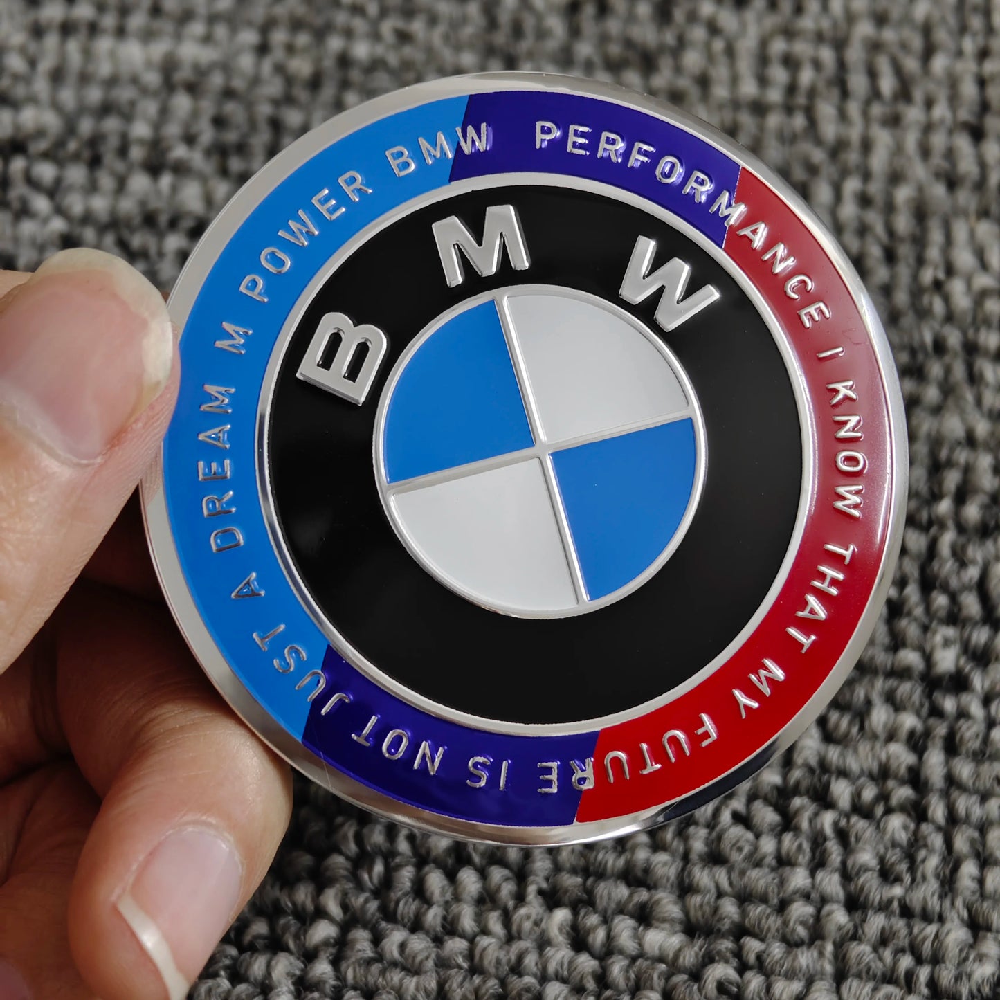 شعارات جنوط BMW