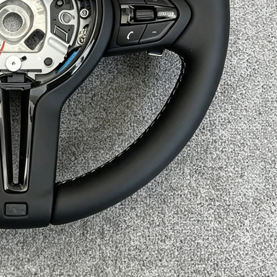 مقود رياضي M Sport لبي إم دبليو – مناسب لسلسلة F وE وX (M3 / M5 / F30 / F10 / X5 وغيرها)