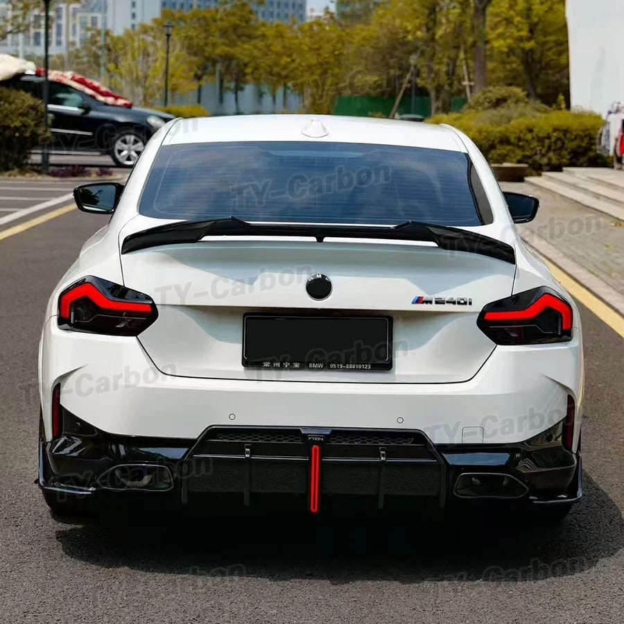 ديفيوزر خلفي مع LED لبي إم دبليو الفئة الثانية G42 M240i / M235i M Sport (2023+) – أسود لامع