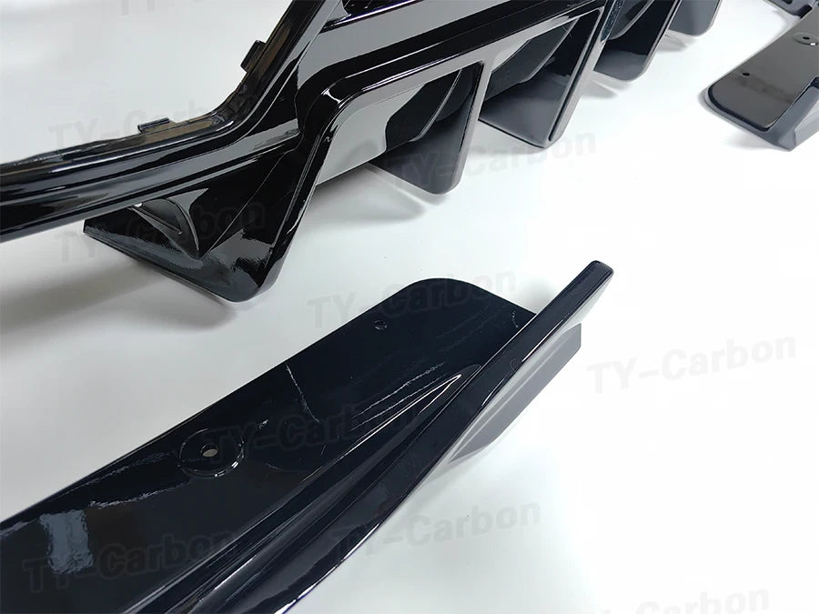 ديفيوزر خلفي مع إضاءة LED لبي إم دبليو الفئة الثالثة G20/G28 LCI M Sport (2023+) – سايد سبلتر أسود