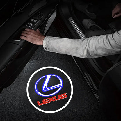إضاءة ترحيبية LED لأبواب لكزس IS وUX – بروجكتور شعار أرضي عند فتح الأبواب