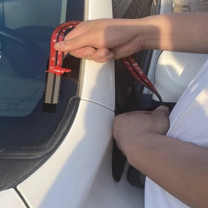 شريط عازل لفتحة السقف
