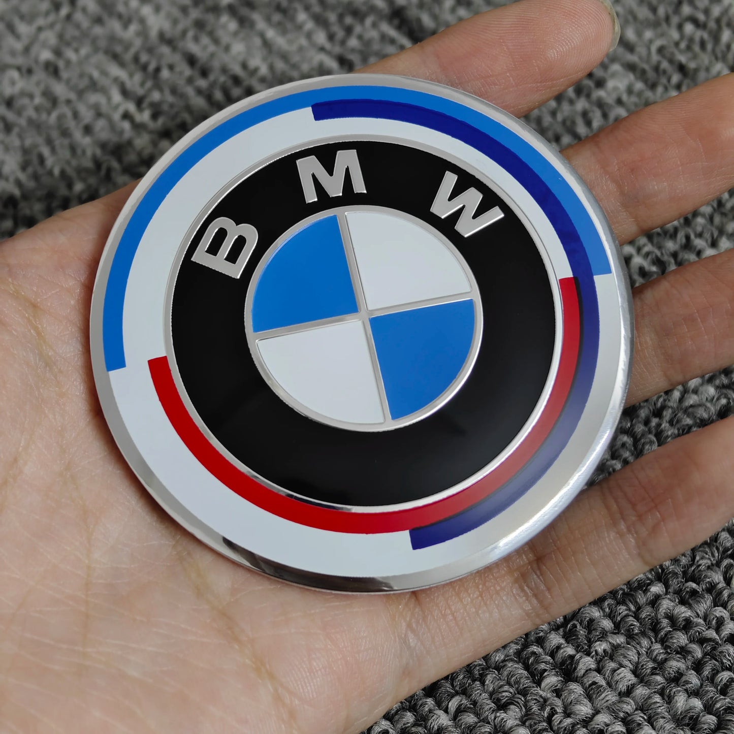 شعارات جنوط BMW